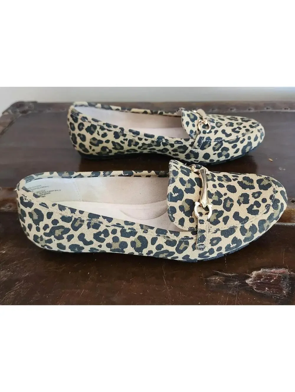 Cliffs by White Mountain Leopard Print Loafers‎ Flats Size 6 Women’s